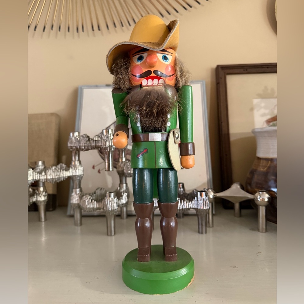 Vintage Hodrewa Erzgebirge German Hunter/Forester Nutcracker